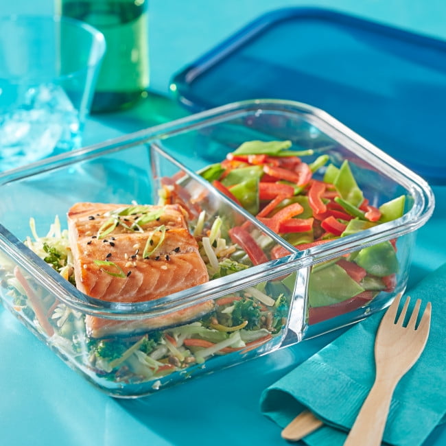 4-cup Divided Glass Food Storage Container with Turquoise Lid - Image 4