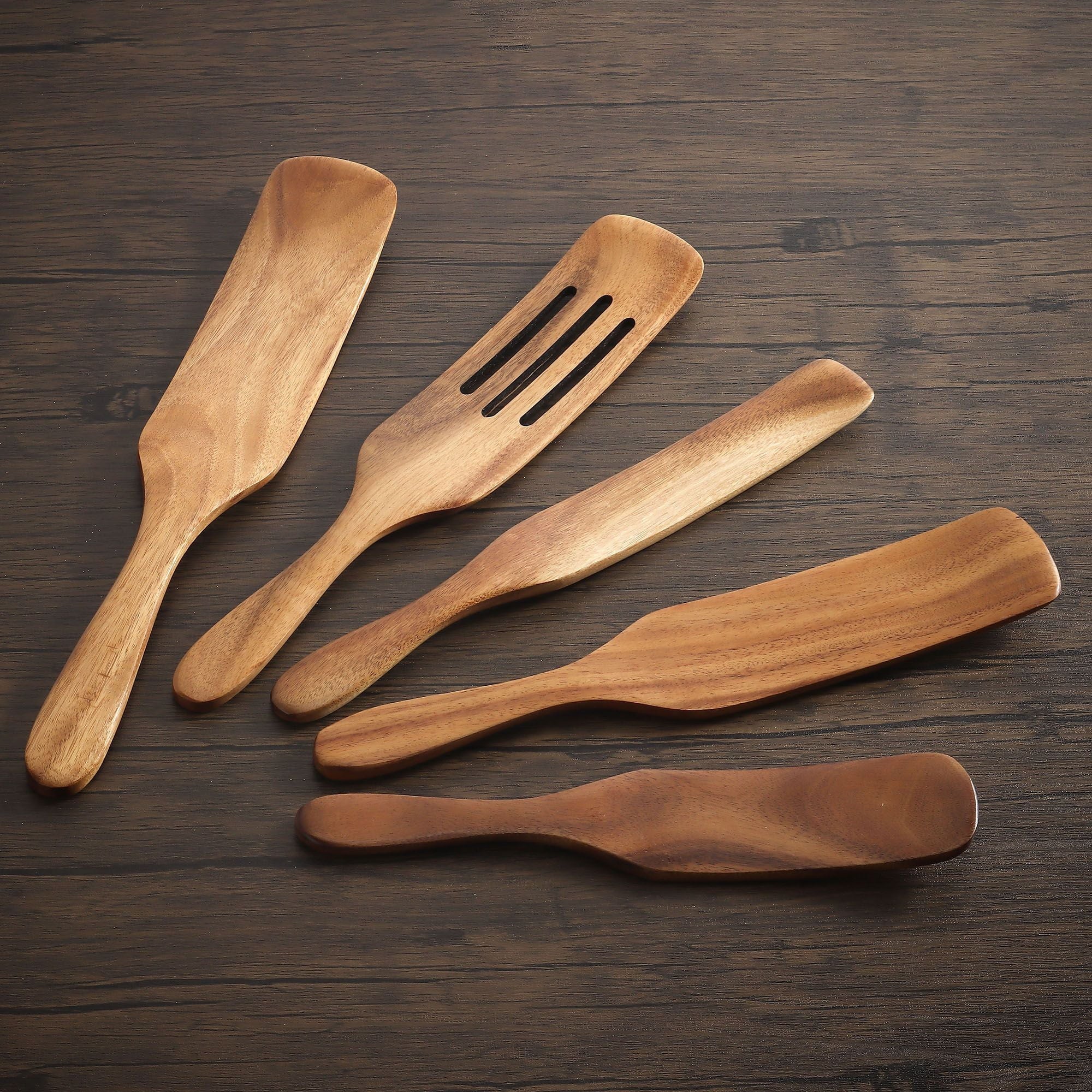 Deago 5 Pcs Wooden Cooking Utensils Natural Teak Kitchen Tools Set Heat Resistant Non Stick Wood Cookware Slotted Spurtle Spatula for Stirri - Image 3