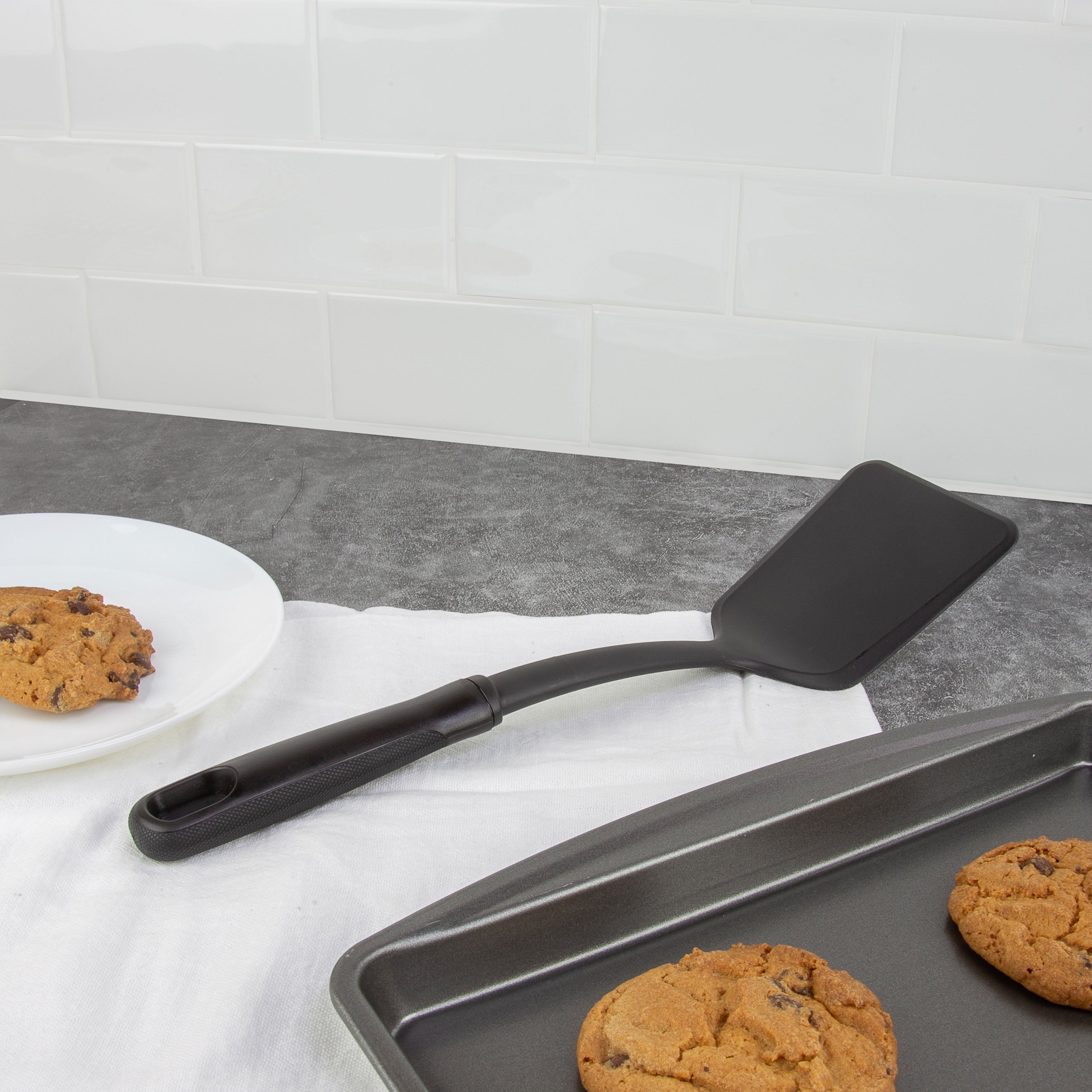 (8 pack) Mainstays Solid Kitchen Turner, Nylon, Black, Diamond Pattern Handle - Image 6