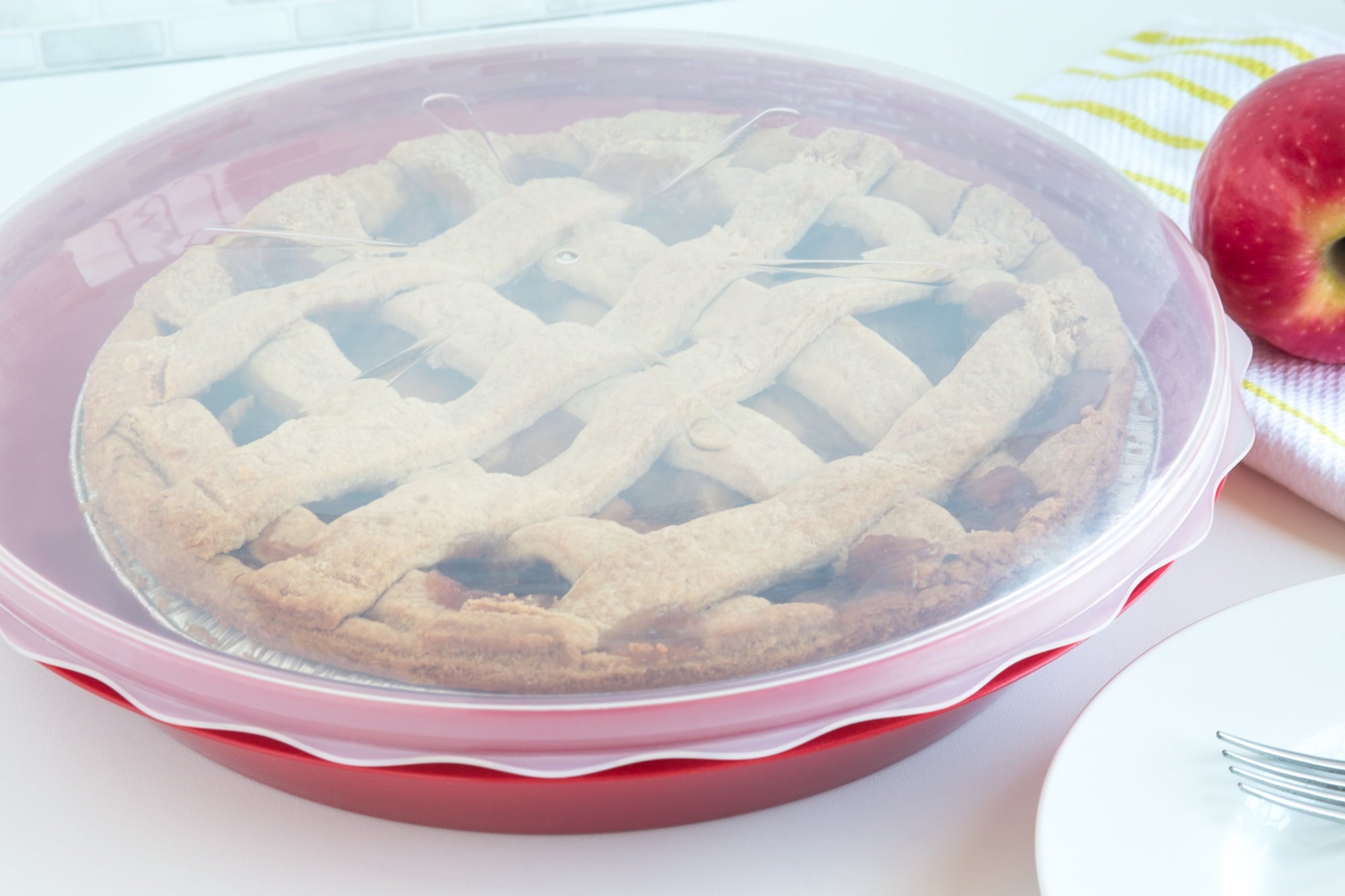 Saver with 6 Individual Slice Containers, Red Carrier With Lid, 13.5" x 13.5" x 2.75" - Image 2