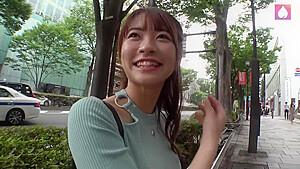 0002415_スレンダーのニホン女性が大量潮吹きする鬼パコ企画ナンパのズコパコ