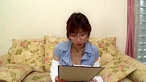06527,A woman in serious agony