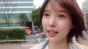07274 Frustrated beauty