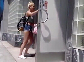 2 chicks sucking and fucking