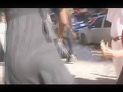 ASS SHAKING PAWGS