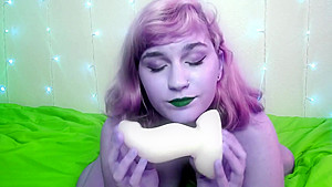 Alien Babe Fucks Herself