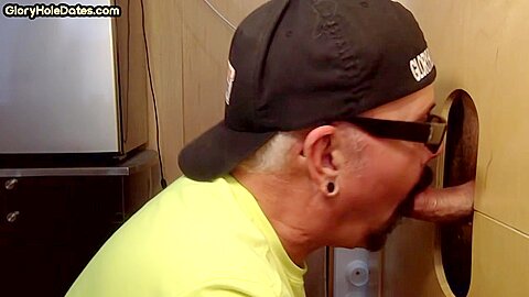 Amateur gloryhole gaydaddy sucking and wanking dick
