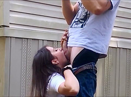 Amatuer outdoor blowjob