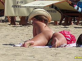 Amazing Ass Sexy Bikini Hot milf Backview at the beach