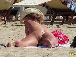 Amazing Ass Sexy Bikini Hot milf Backview at the beach