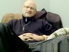 American amateur tries out dildo after getting blowjob