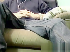 American amateur tries out dildo after getting blowjob