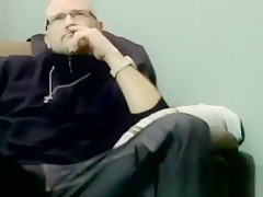 American amateur tries out dildo after getting blowjob