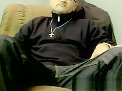 American amateur tries out dildo after getting blowjob