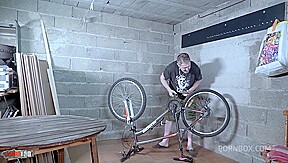 Anal fuck in the garage with Mavi Burburita a squirting Spanish milf - PissVids