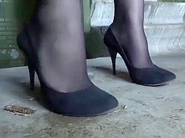 Anya stairway locust crushing in high heels 