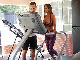 Arousing Step mom Bangs In The Gym - Reena Sky