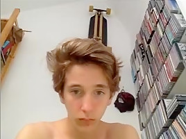 Austrian cute boy cums fingering his fucking hot ass on cam