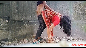 Bhabhi Jungal Main Lakdi Katne Gai Thi Jungal Main Hi Chudai Krwa Li