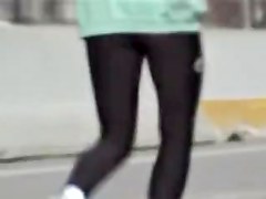 Big candid butts of amateur runners are spied in the morning 08k