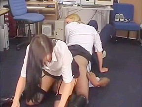 Black And White Facesitting Assassin Headscissor Break