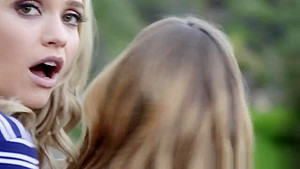 Blonde Les Stunner Rides