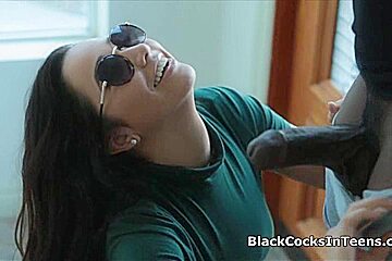 Bodyguard fucks big tit with his BBC
