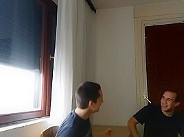 Bolje jesti toplu Pizzu nego hladnu - DOLL FUCK - Serbian