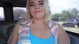 Bootylicious cutie Rharri Rhound rides dick in the back seat