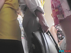 Bubble ass and classic panties seen in upskirt mov