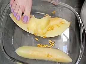 CRUSHING MELON