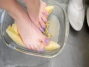 CRUSHING MELON