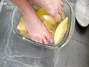 CRUSHING MELON
