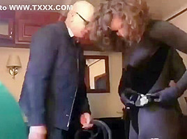 Camren Bicondova Suiting Up As Catwoman