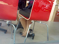 Candid Asian Nylon Shoeplay Feet Legs in Cafe