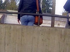 Candid - Nice Ass In Jeans At The Train Station