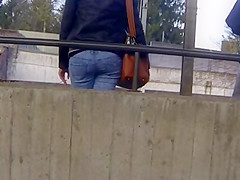 Candid - Nice Ass In Jeans At The Train Station
