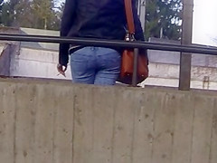 Candid - Nice Ass In Jeans At The Train Station