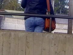 Candid - Nice Ass In Jeans At The Train Station