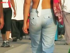 Candid public vid of a tight ass blonde