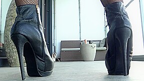 Carlas Shoe Fetish Show With High Heels And Boots - SoloAustria