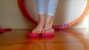 Caroleena Leeds - Soles floor skinny pink toes