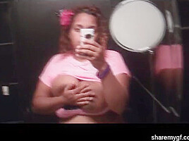 Chubby girlfriend selfshot in the mirror - Sharemygf