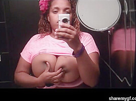 Chubby girlfriend selfshot in the mirror - Sharemygf