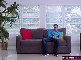 Crystal Rush In Step Mom I Think Its Time For You To Learn About Sex S14:e5
