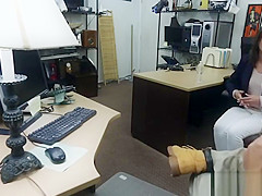 Customers wife pounded at the pawnshop