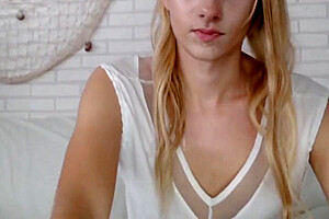 Cute Blonde Trap Cum & It Eat