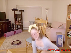 Cute Nerd Babe Is Having Fun With Her Hairy Pussy