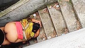 Desi Bhabhi Ko Sidhi Me Choda Hot Indian Bhabhi Fucking In Top Of House