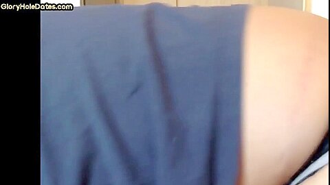 Dicksucking gloryhole DILF gives nice BJ in private home vid